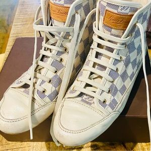 Louis Vuitton Azur Damier 37.5 Sneakers Good condition!